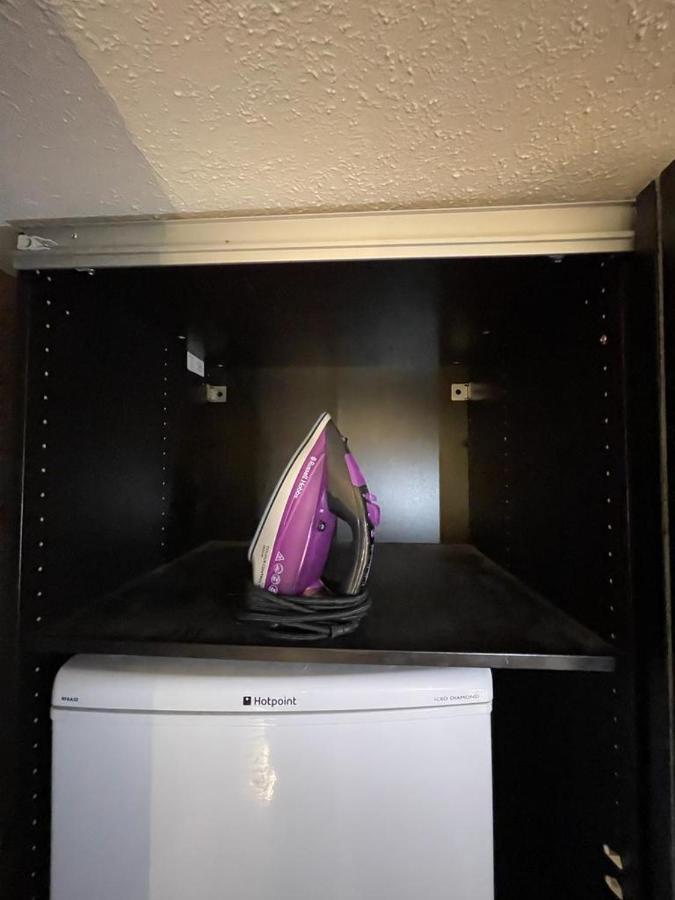 R3 Superking Sized Bed & 75